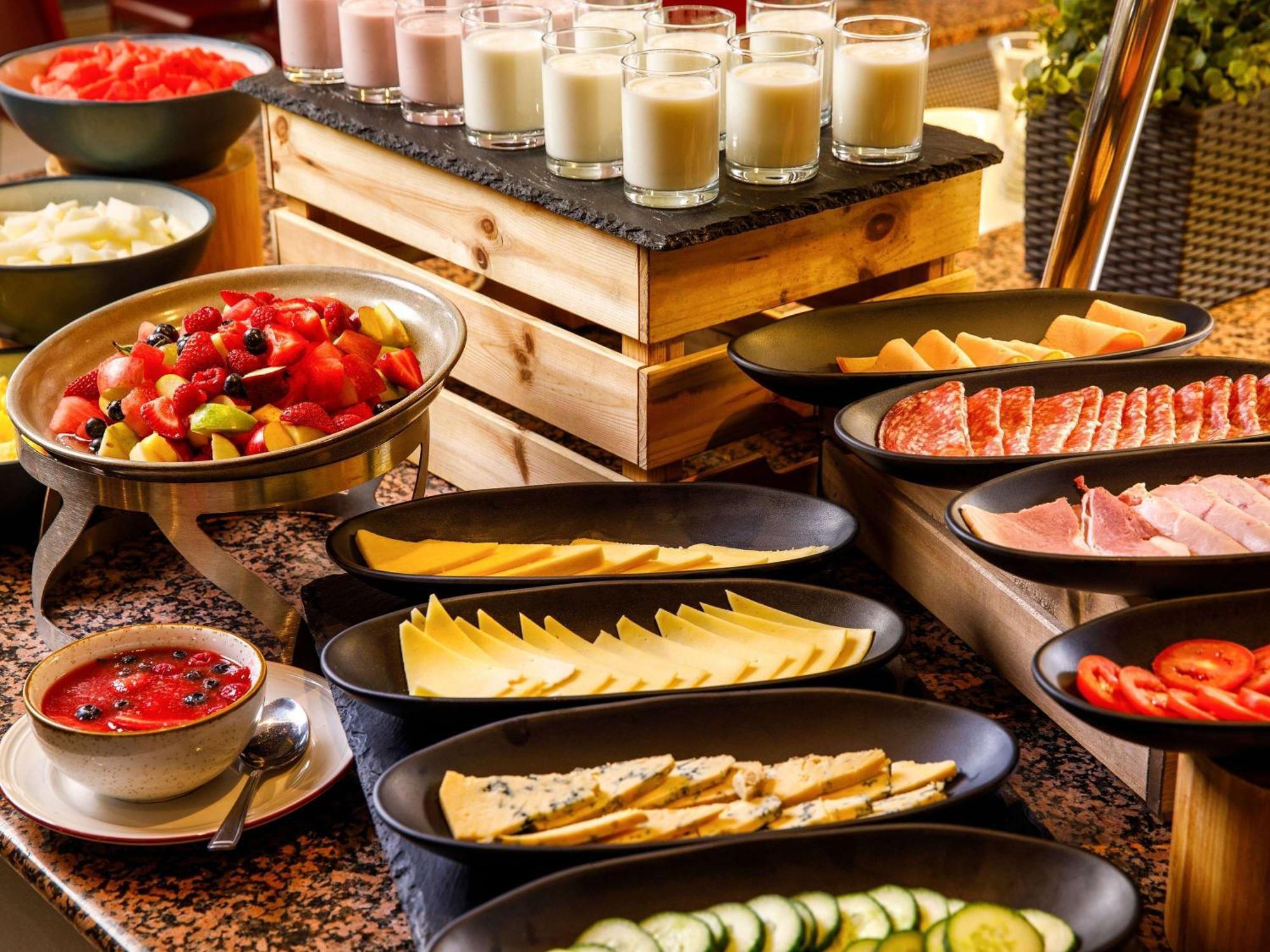 Mercure Cardiff North Hotel Eksteriør bilde