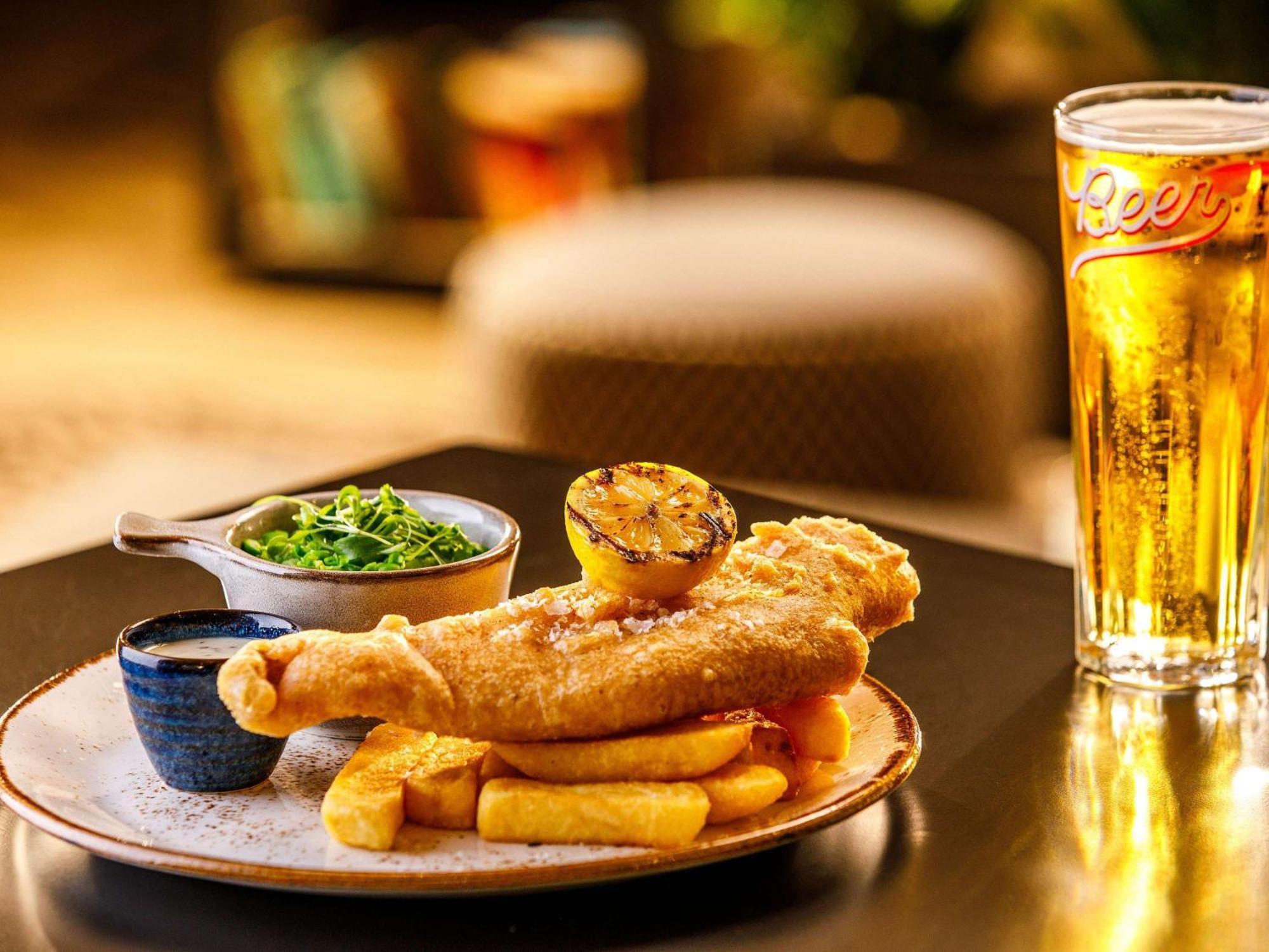 Mercure Cardiff North Hotel Eksteriør bilde